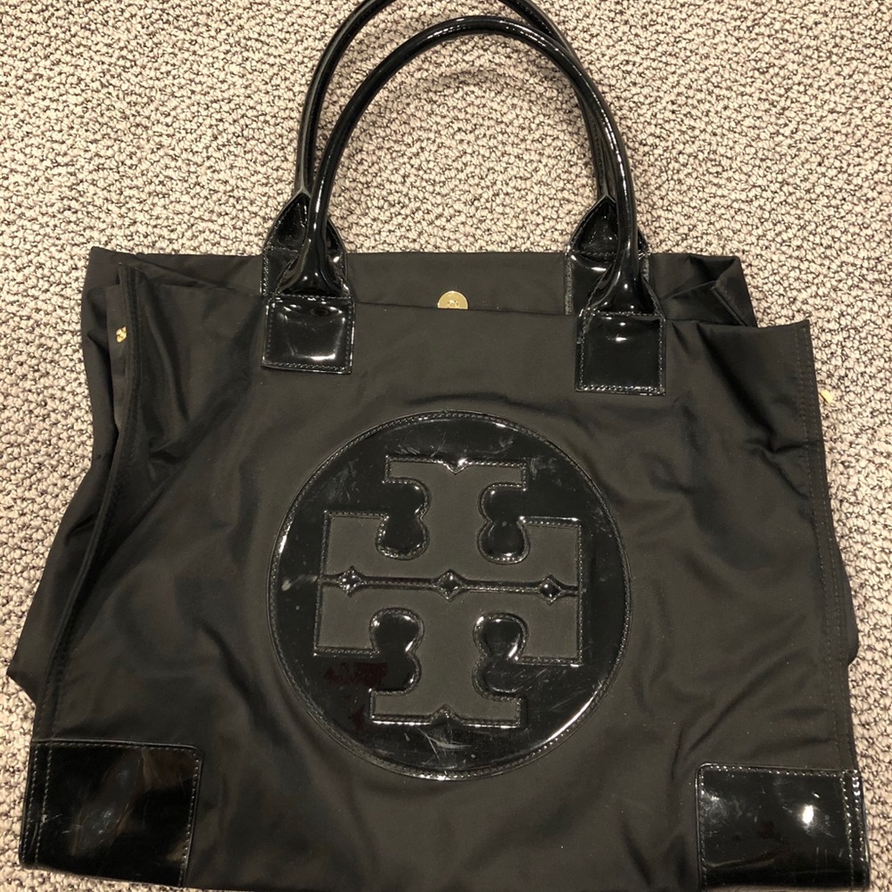 🔥Tory Burch Nylon and Patent Leather Tote🔥